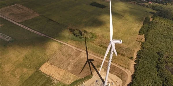 Όμιλος ΔΕΗ: θεμέλια σε αιολικό πάρκο 140 MW στη Ρουμανία