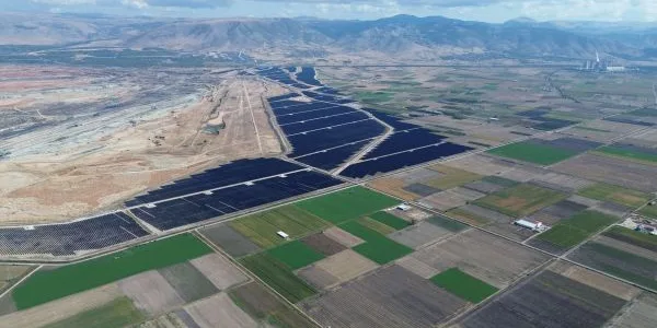 Όμιλος ΔΕΗ: Στο 90% η κατασκευή των φωτοβολταϊκών ισχύος 2,13 GW στη Δυτική Μακεδονία