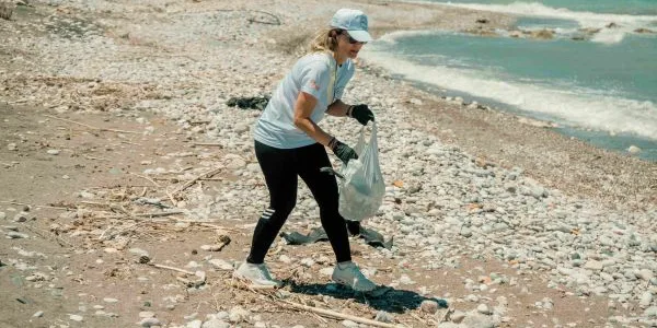 ΔΕΗ: Πέντε χρόνια δράσεων για την προστασία των ελληνικών ακτών με νέο σταθμό τη Ρόδο