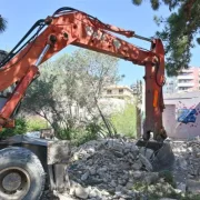 Κατεδάφιση 21 αυθαιρέτων εντός του ρέματος Πικροδάφνης