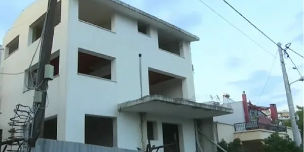 Τραυματίας από κατάρρευση μεσοτοιχίας κτιρίου στο Μαρούσι