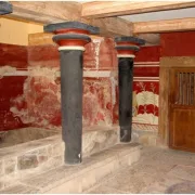 Οι ιεροί χώροι και οι θεότητες της μινωικής θρησκείας