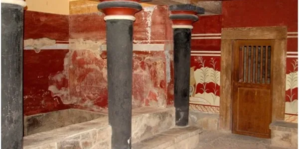 Οι ιεροί χώροι και οι θεότητες της μινωικής θρησκείας