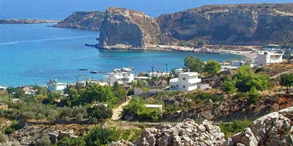 Σημαντική δικαστική απόφαση για αυθαίρετα σε αιγιαλό και παραλία