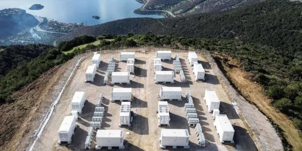 ΥΠΕΝ: ένταξη των πρώτων μπαταριών στο σύστημα ηλεκτροδότησης