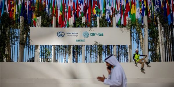 COP28: συμμετοχή ρεκόρ στη διεθνή διάσκεψη για το κλίμα