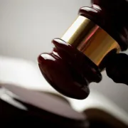 ΕΑΔ: Στον Εισαγγελέα ΥΔΟΜ και Δήμοι για οικοδομικές άδειες, αυθαίρετα και «μαύρο» χρήμα  