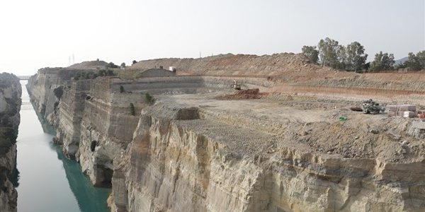 Διώρυγα Κορίνθου: παραδίδεται για προσωρινή λειτουργία το καλοκαίρι