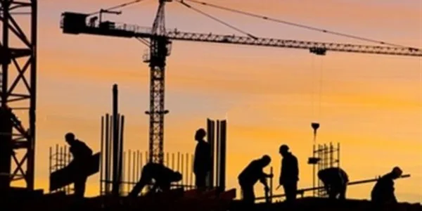 Μετανάστες σε κατασκευές, χωράφια, τουρισμό, χωρίς κόστος για τις επιχειρήσεις