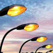 Αθήνα: γιατί πρέπει να μειωθούν τέλη φωτισμού και καθαριότητας