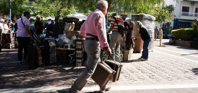 Αθήνα: ανάρπαστοι οι καφέ κάδοι – οδηγίες για αποκομιδή απορριμμάτων