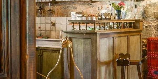 Κομισιόν: στήριξη καφενείων και παντοπωλείων στα ορεινά χωριά