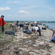 ΟΦΥΠΕΚΑ: Οδηγός καλών πρακτικών για καθαρισμό αιγιαλού και παραλίας