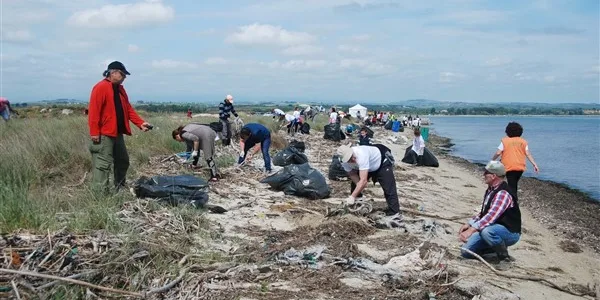 ΟΦΥΠΕΚΑ: Οδηγός καλών πρακτικών για καθαρισμό αιγιαλού και παραλίας
