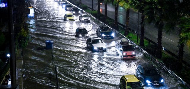 ΥΠΕΝ: τι λέει για τα βοθρολύματα στην “Αθηναϊκή Ριβιέρα”