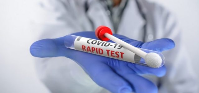 Rapid tests: πως θα εργαστούν οι ανεμβολίαστοι πολίτες