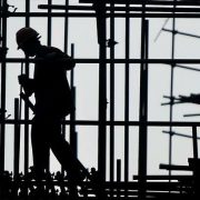 ΠΕΔΜΕΔΕ: «παγιδευμένοι οι εργολήπτες στις αυξήσεις υλικών»